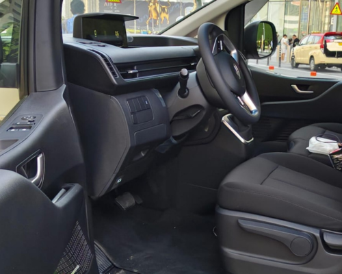 Hyundai Staria Car Rental Slide 4